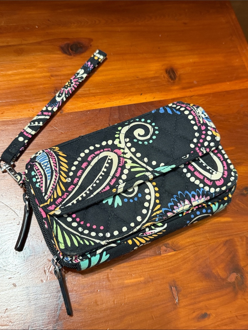 Vera Bradley “Bandana Swirl”Wristlet Wallet/Clutch Zip Around
